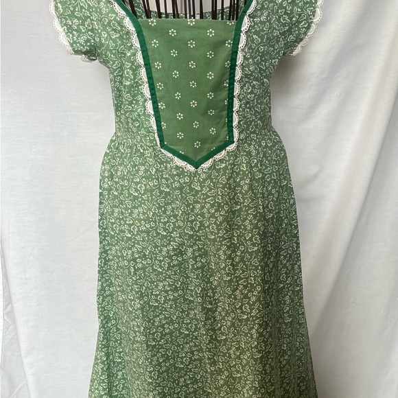 Vintage Hawaiian Dress Green Floral Arm pit to arm pit 13-14” 47-48” Long - Picture 3 of 12